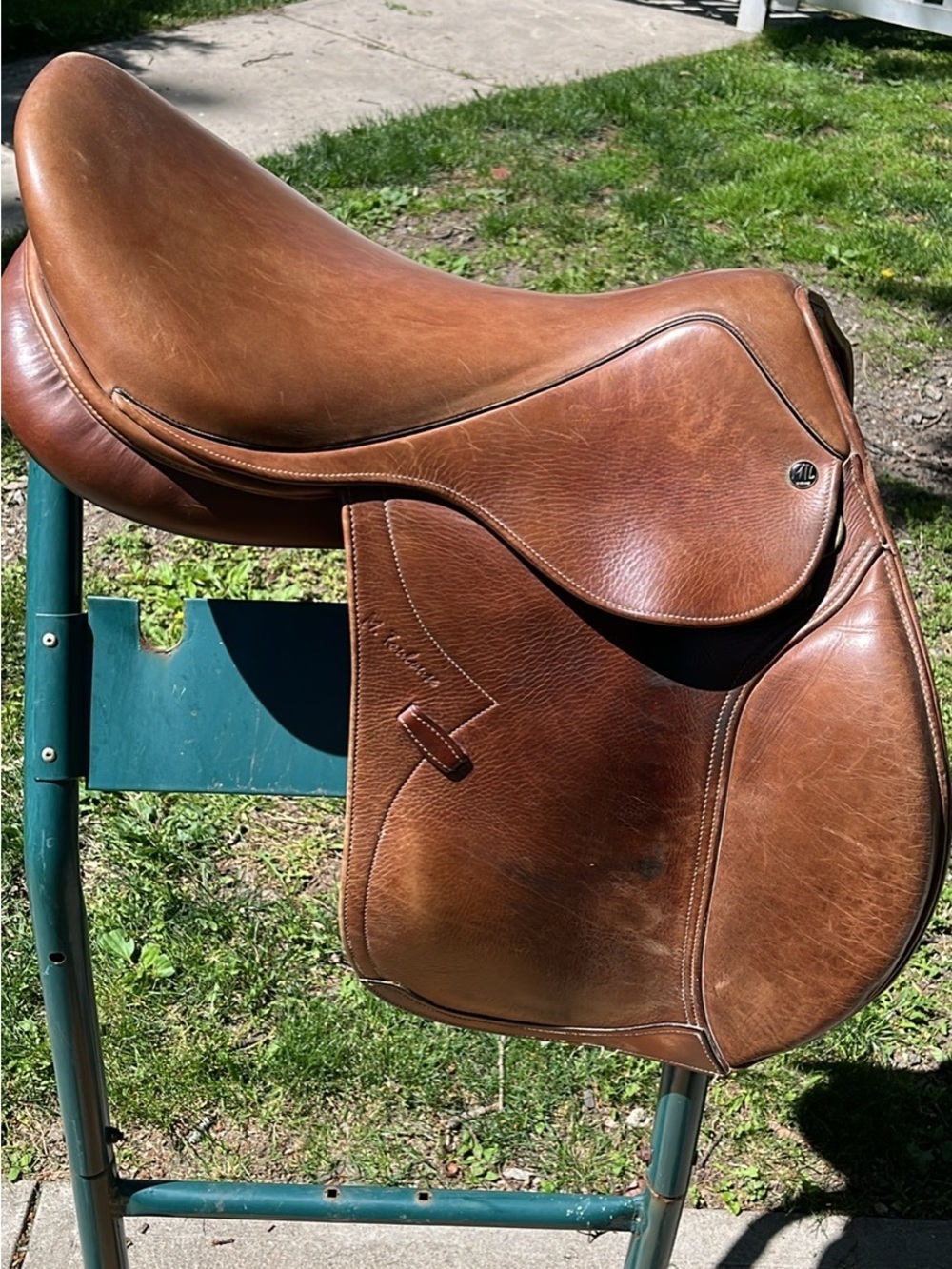 M toulouse saddle 17.5 inch Medium tree brown English Saddle - Leather Saddle